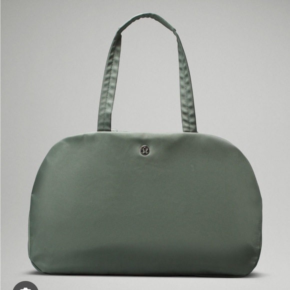 lululemon athletica Handbags - Lululemon City Essentials Bag 25L